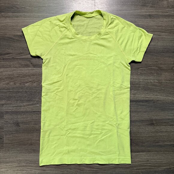 Lululemon Women's Swiftly Tech Short Sleeve Crew - Light Green - Picture 2 of 6